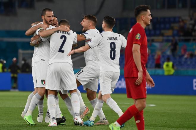 Celebración de Italia tras un gol a Turquía en en el partido de inauguración de la Eurocopa (Foto: Cordon Press).