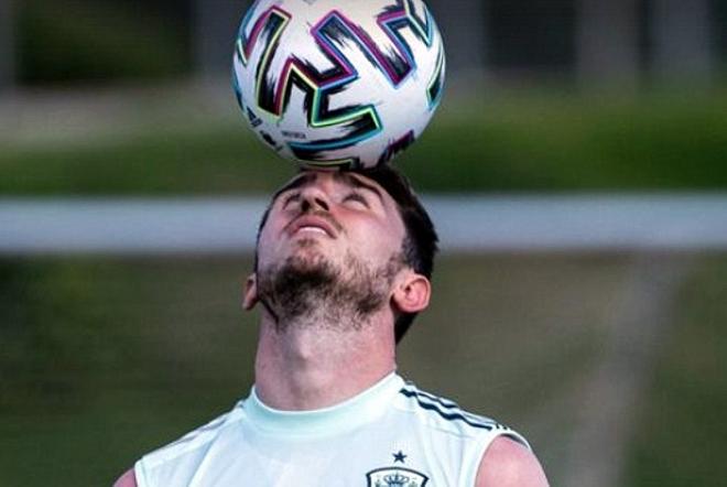 Aymeric Laporte entrena en Las Rozas con la selección española.