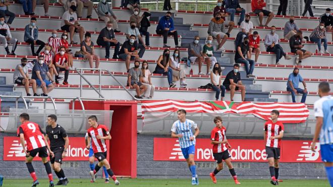 Presencia de público en Lezama para ver al Athletic Juvenil (Foto: Athletic Club).
