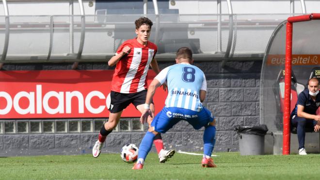 El Athletic juvenil en un lance frente al Málaga juvenil (Foto: Athletic Club).