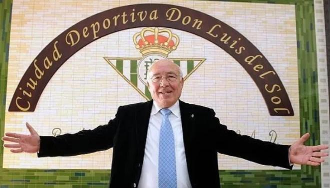 Luis del Sol en la Ciudad Deportiva que lleva su nombre.