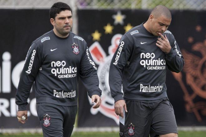 Bruno Mazziotti y Ronaldo Nazário, durante su etapa en el SC Corinthians (Foto: Meu Timão).