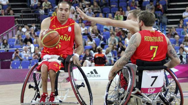 Diego de Paz, en un partido con la selección española, le ha respondido a Morata.