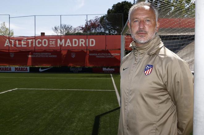Antonio Rivas, fichaje del Real Oviedo, en su etapa como entrenador de cantera del Atlético (Foto: Atleti).