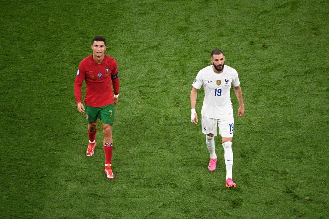 Cristiano Ronaldo y Benzema durante el Portugal-Francia de la Eurocopa 2020 (Foto: Cordon Press).