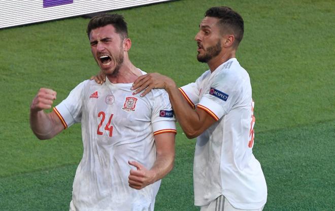 Aymeric Laporte celebra su gol en el España-Eslovaquia (Foto: Kiko Hurtado).