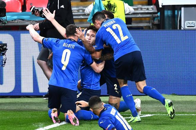 Los jugadores de Italia celebran el gol de Chiesa ante Austria (Foto: Cordon Press).