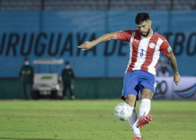 Omar Alderete, con la camiseta de Paraguay (Foto: Instagram).
