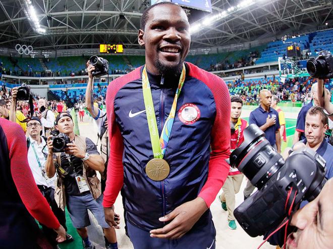 Kevin Durant, con el oro de Río 2016.