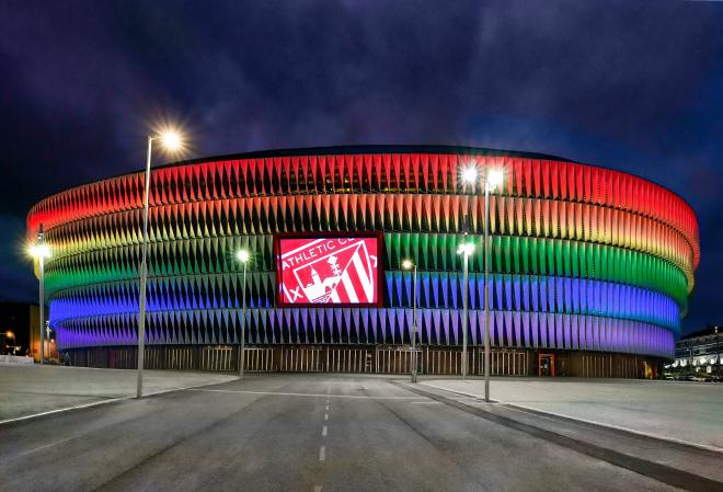 San Mamés se ilumina con los colores del arco iris en el Día Internacional del Orgullo LGTBIQ+