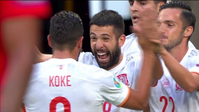 Jordi Alba celebra su gol en el Suiza-España.