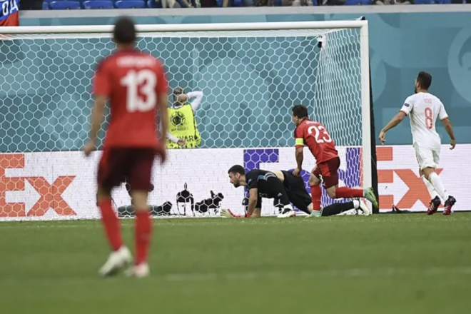Momento del gol de Shaqiri en el Suiza-España (Foto: EFE).
