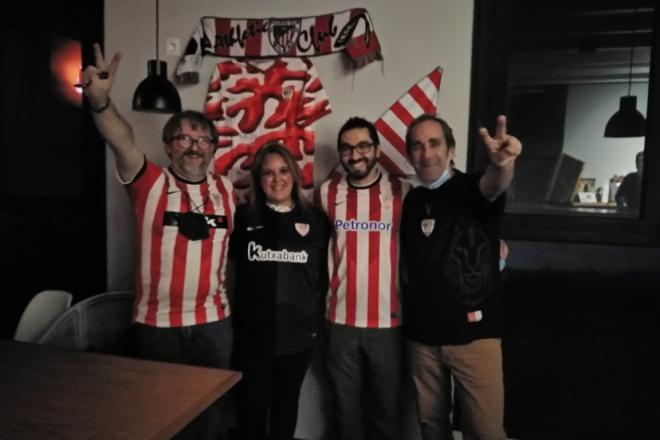 El saludo de La Peña El Aderezo del Athletic Club, de La Zarza, Badajoz.
