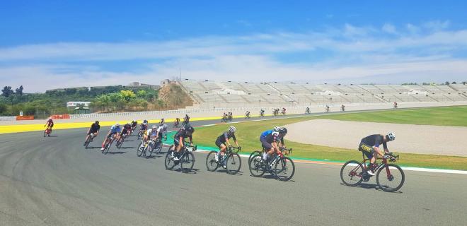 El calor protagoniza las 24 Horas Cyclo Circuit en el Circuit Ricardo Tormo