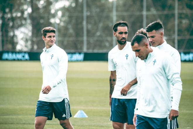 Varios canteranos del Ceta durante un entrenamiento en Afouteza (Foto: RC Celta).