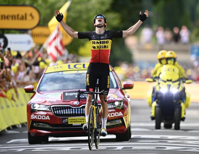 Wout van Aert cruzando la meta en la undécima etapa del Tour de Francia 2021 (Foto: Jumbo Visma).