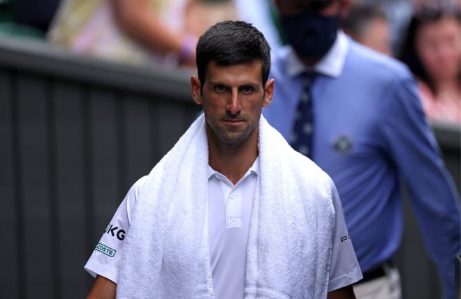 Novak Djokovic, durante su partido ante Shapovalov en Wimbledon (Foto: Cordon Press).