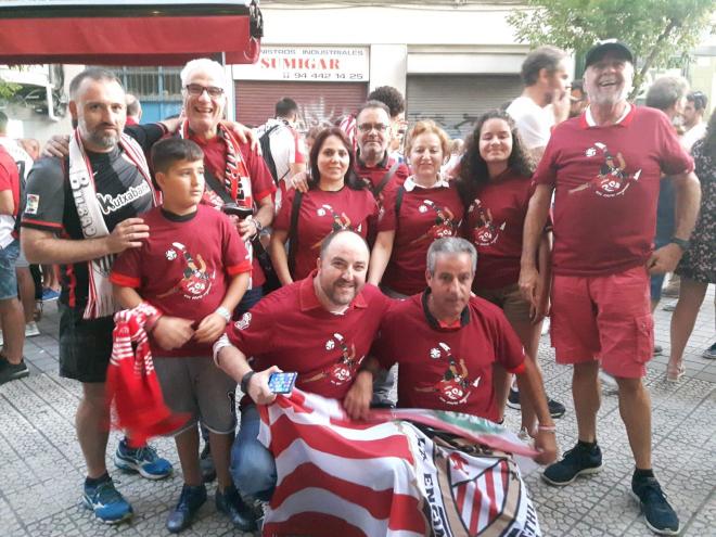 Integrantes de La Peña La Encina del Athletic Club, de Badajoz.