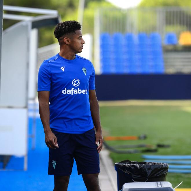 Lozano, en la sesión de trabajo de este lunes (Foto: Cádiz CF).