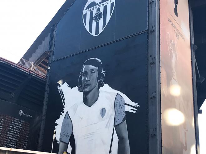 Juan Sol con la camiseta del Valencia CF del Doblete