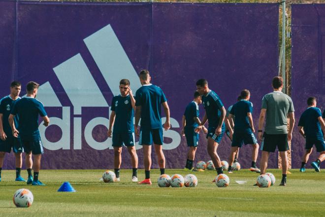 Los jugadores del Real Valladolid, en la primera sesión de pretemporada (Foto: Sara Cabezas).