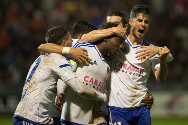 Dongou celebra un gol en El Alcoraz (Foto: Daniel Marzo).