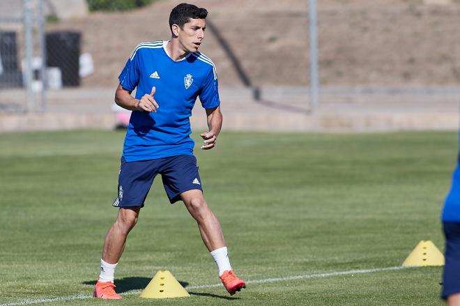 Fran Gámez con el Real Zaragoza (Foto: Daniel Marzo).