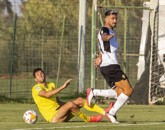 Cristiano Piccini, durante el amistoso Valencia CF-Villarreal (Foto: Valencia CF)