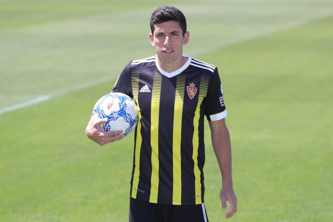 Fran Gámez, durante su presentación como nuevo jugador del Real Zaragoza.