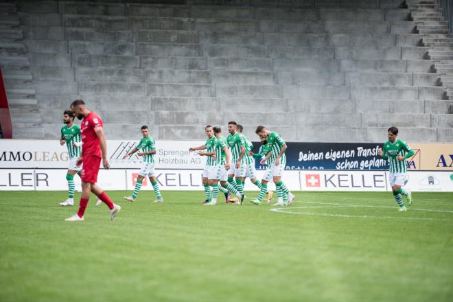 El plantel celebra un gol ante el Winterthur (Foto: RBB).