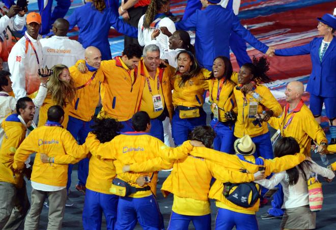 Atletas colombianos celebrando en la ceremonia de clausura de Londres 2012 (Foto: Cordon Pres).