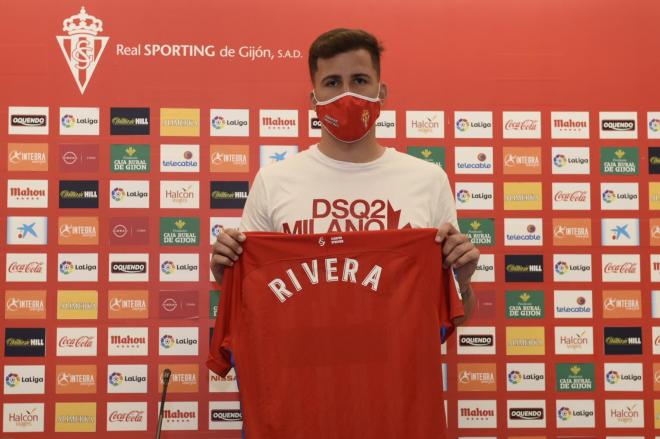 Rivera, presentado como jugador del Sporting (Foto: RSG).