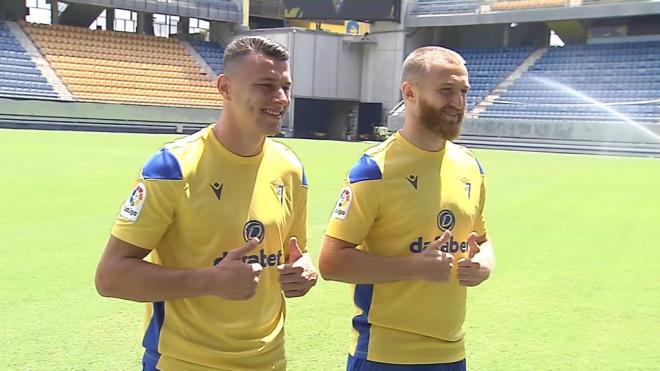 Haroyan, en su presentación con el Cádiz.