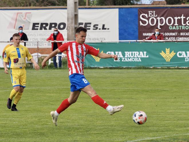 David Sanz, en un partido con el Atlético Tordesillas.