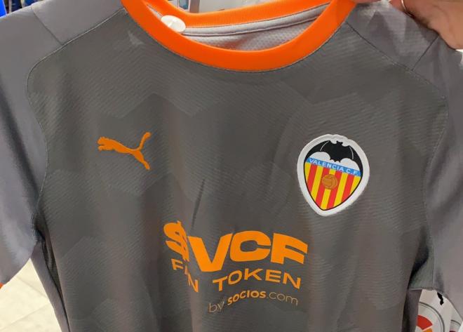 Filtrada la tercera equipación del Valencia CF (Foto: @_ivaaan11).jpg