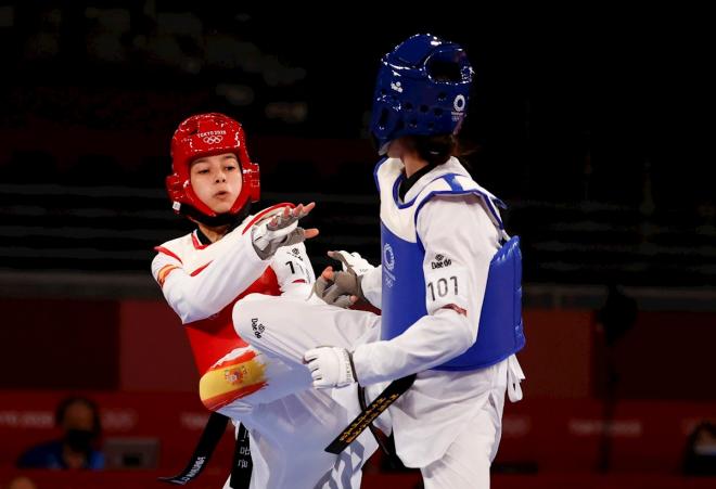 Adriana Cerezo, en la final olímpica de Taekwondo ante Wongpattanakit (Foto: EFE).