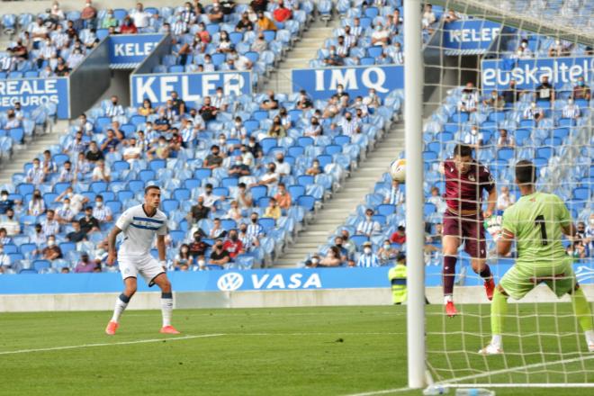 Remate de Zubeldia que se convirtió en el tercer gol de la Real (Foto: Giovanni Batista).