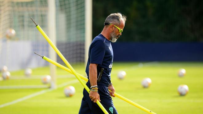 Cervera, durante un entrenamiento del Cádiz (Foto: CCF).