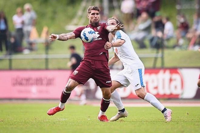 Lyanco, en un amistoso con el Torino.