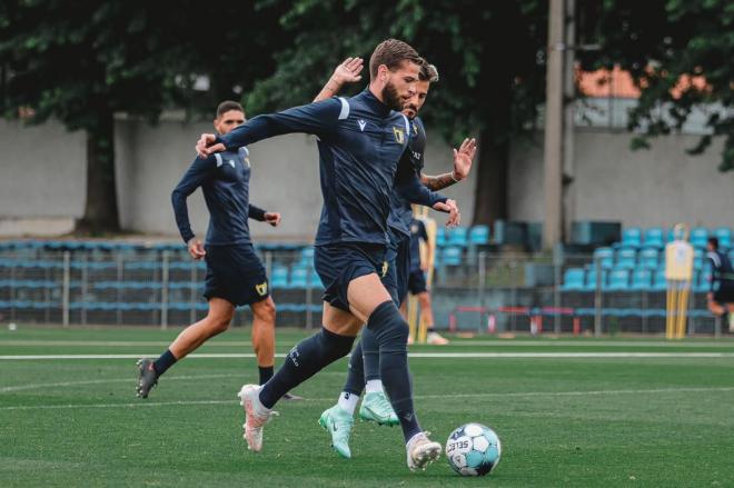 Patrick William, durante un entrenamiento.