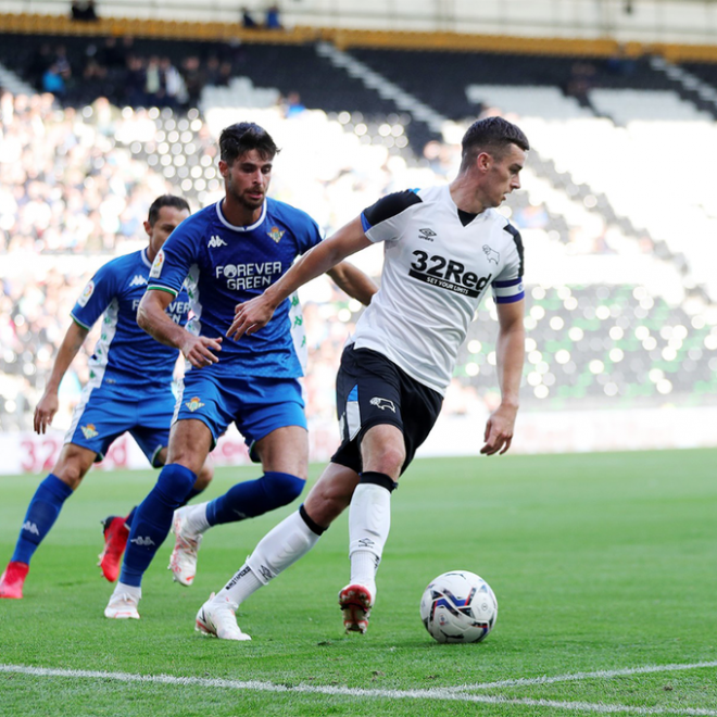 Kike Hermoso, ante el Derby County (Foto: dcfcofficial)