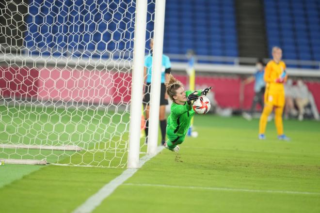 Naeher detiene un penalti de la tanda ante Holanda (Foto: Cordon Press).