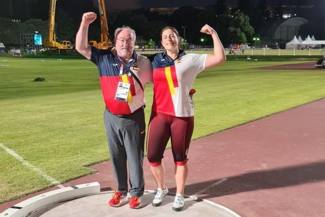 Belén Toimil con su entrenador Carlos Burón (Foto: @buron_carlos).