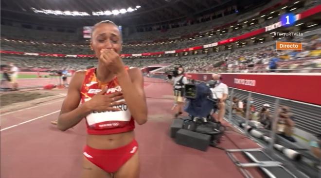 Ana Peleteiro, visiblemente emocionada tras conquistar el bronce.