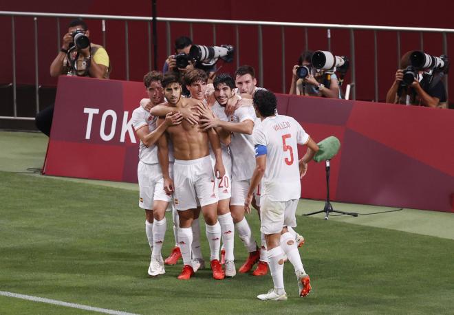 Marco Asensio celebra el gol que le dio a España el pase a la final de los Juegos (Foto: Cordon Press)