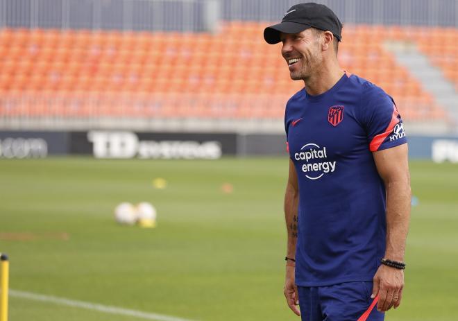 Simeone sonríe en una sesión del Atlético de Madrid (Foto: ATM).