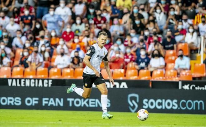 Cheryshev en una conducción. (Foto: Valencia CF)