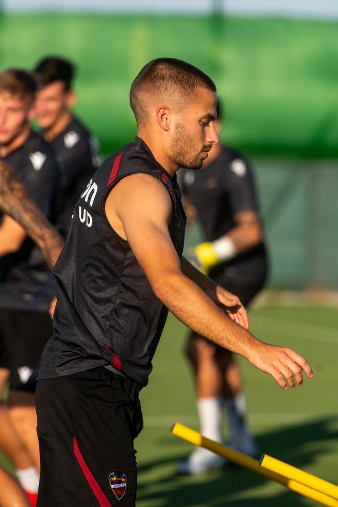 Franquesa en su vuelta a los entrenamientos del Levante. (Foto: Levante UD)