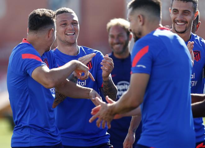 Trippier, Héctor Herrera, Arias y Hermoso, en un entrenamiento de pretemporada del Atlético de Madrid (Foto: ATM)