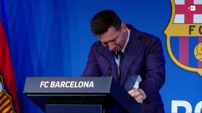 Messi, llorando en su despedida con el Barça.